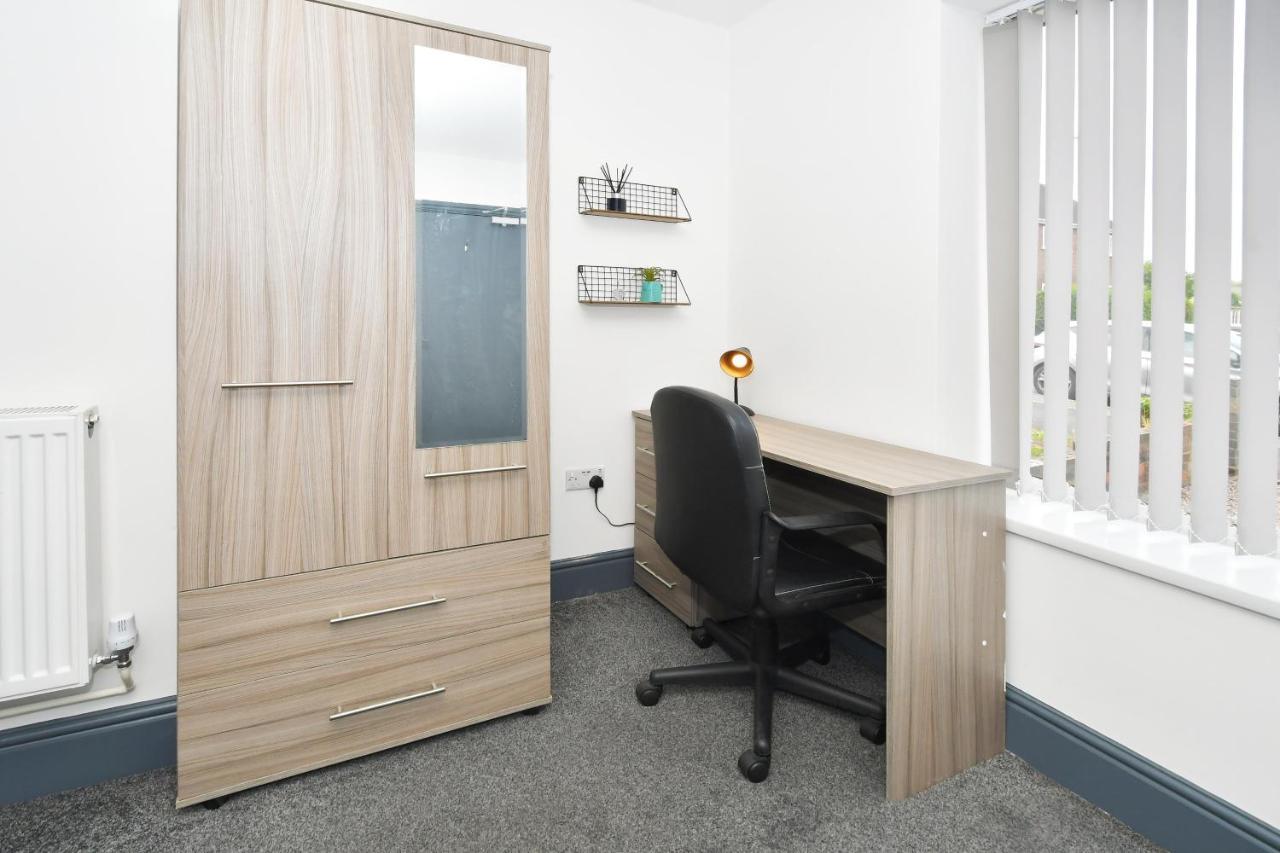 Townhouse @ Chiltern Place Newcastle Under Lyme Silverdale  Екстер'єр фото